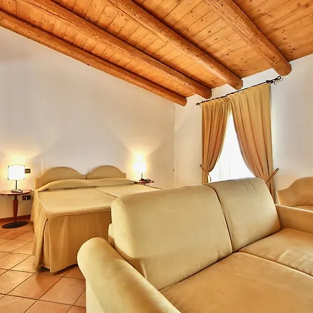 San Giusto Apart Otel 3*