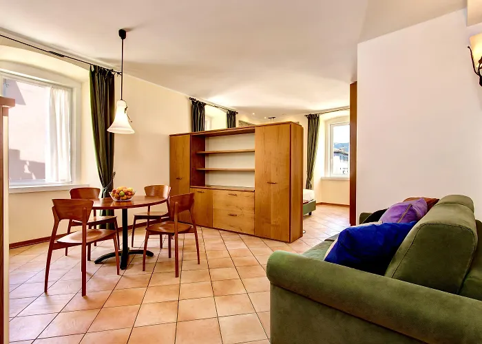 San Giusto Ξενοδοχείο με διαμερίσματα 4*